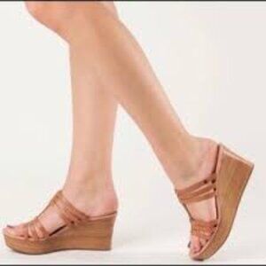 UGG Mattie Wooden Wedge Leather Strap Slip-On Sandals Woman Size 6.5